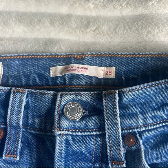 Levi Womens US25 Wedgie Straight Button Fly Blue Jeans - Picture 6 of 12
